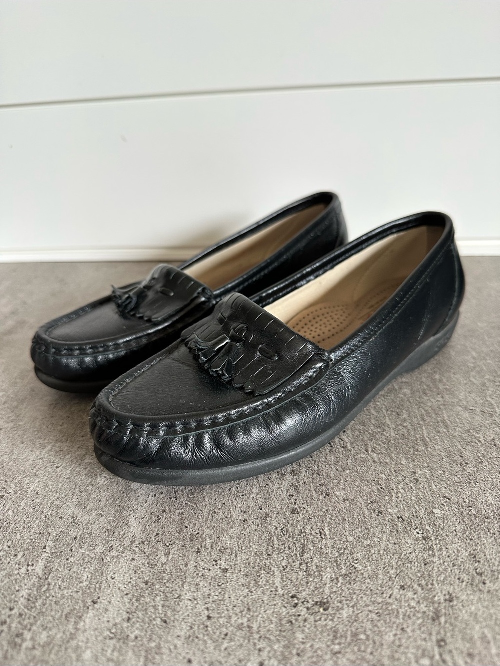 SAS Black Leather Comfort Insole Loafers With Tassel Shoes Size Women’s 6.5